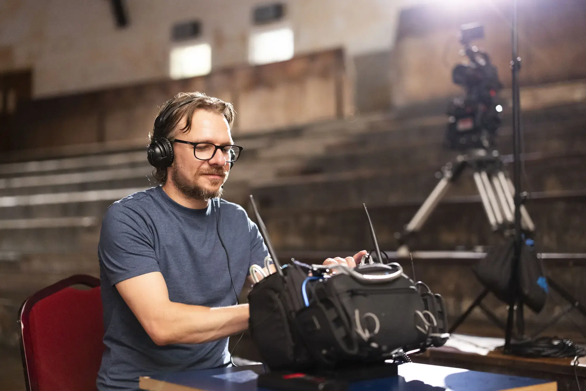 A Sunday Treat operator monitoring a shot at the camera cart